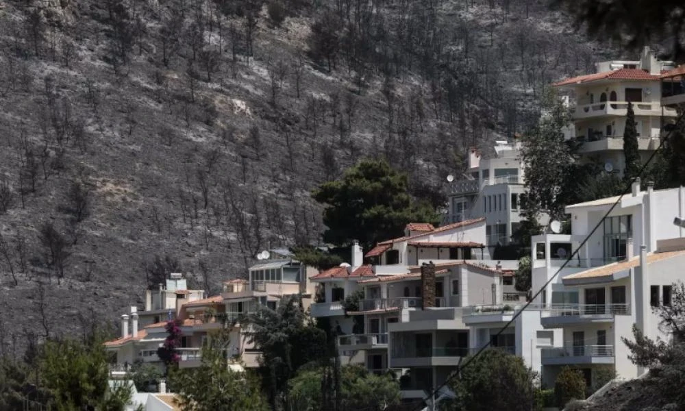 Φωτιά σε Βούλα και Βάρη: «Δεν υπήρξε ολιγώρια – Ανοιχτά τα ενδεχόμενα για εμπρησμό» (βίντεο)